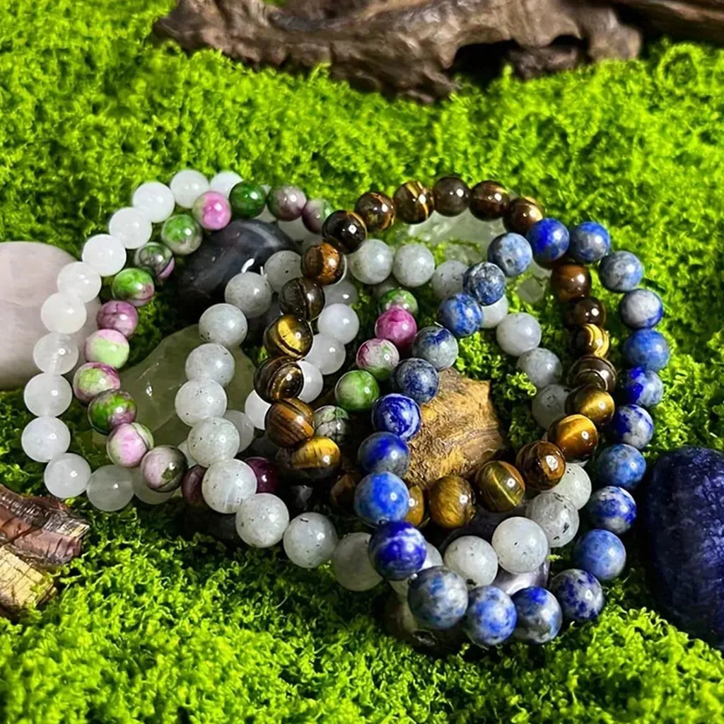 Unisex Lapis Lazuli bracelet made of 8mm natural stone, perfect for everyday gift giving